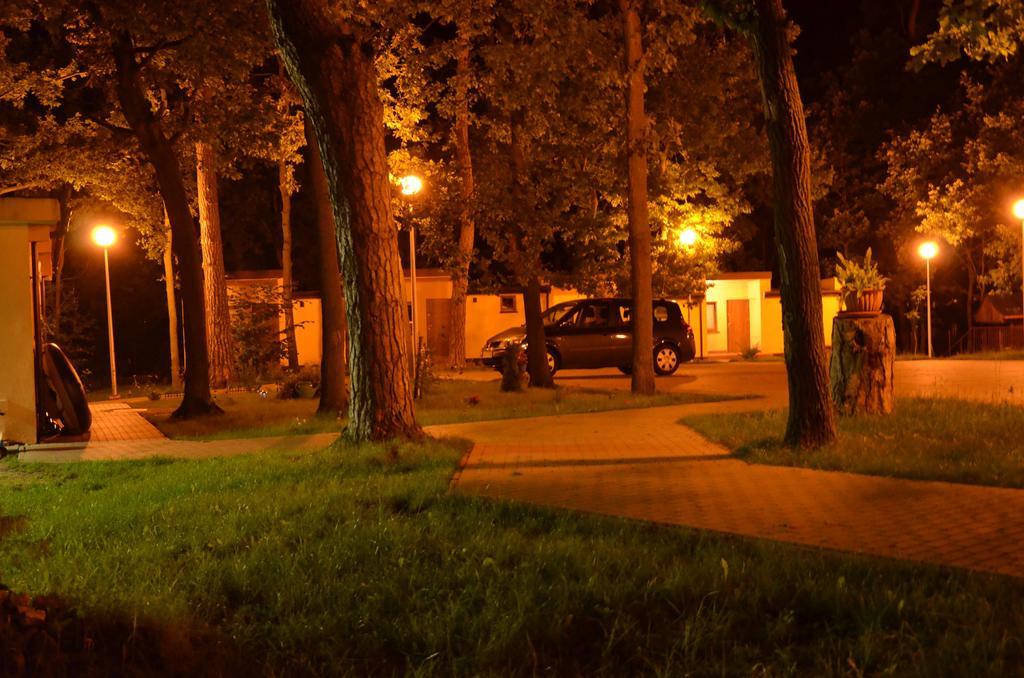 Hôtel Osrodek Wypoczynkowy Forest à Lublin Extérieur photo